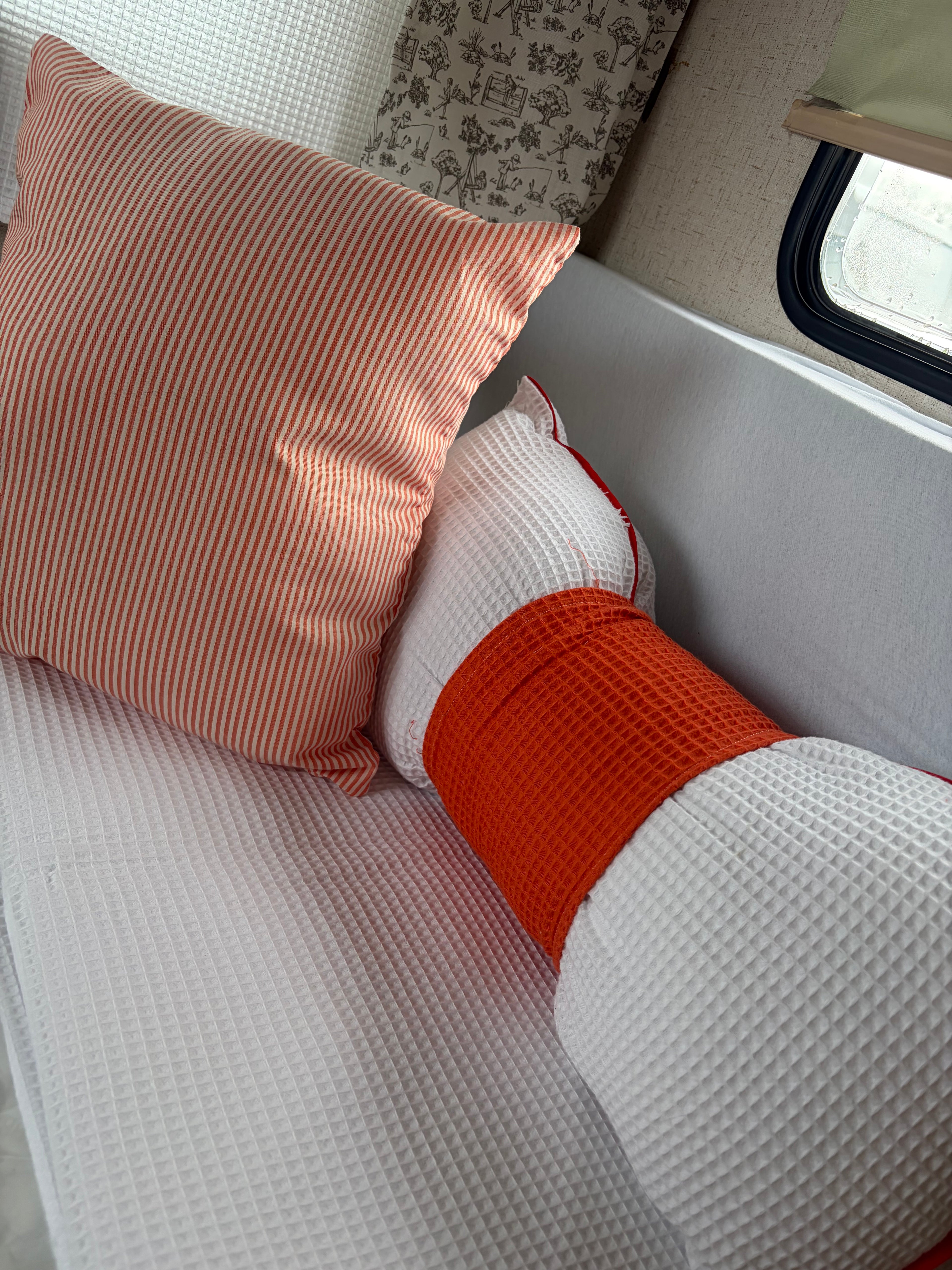 Coussin orange corail