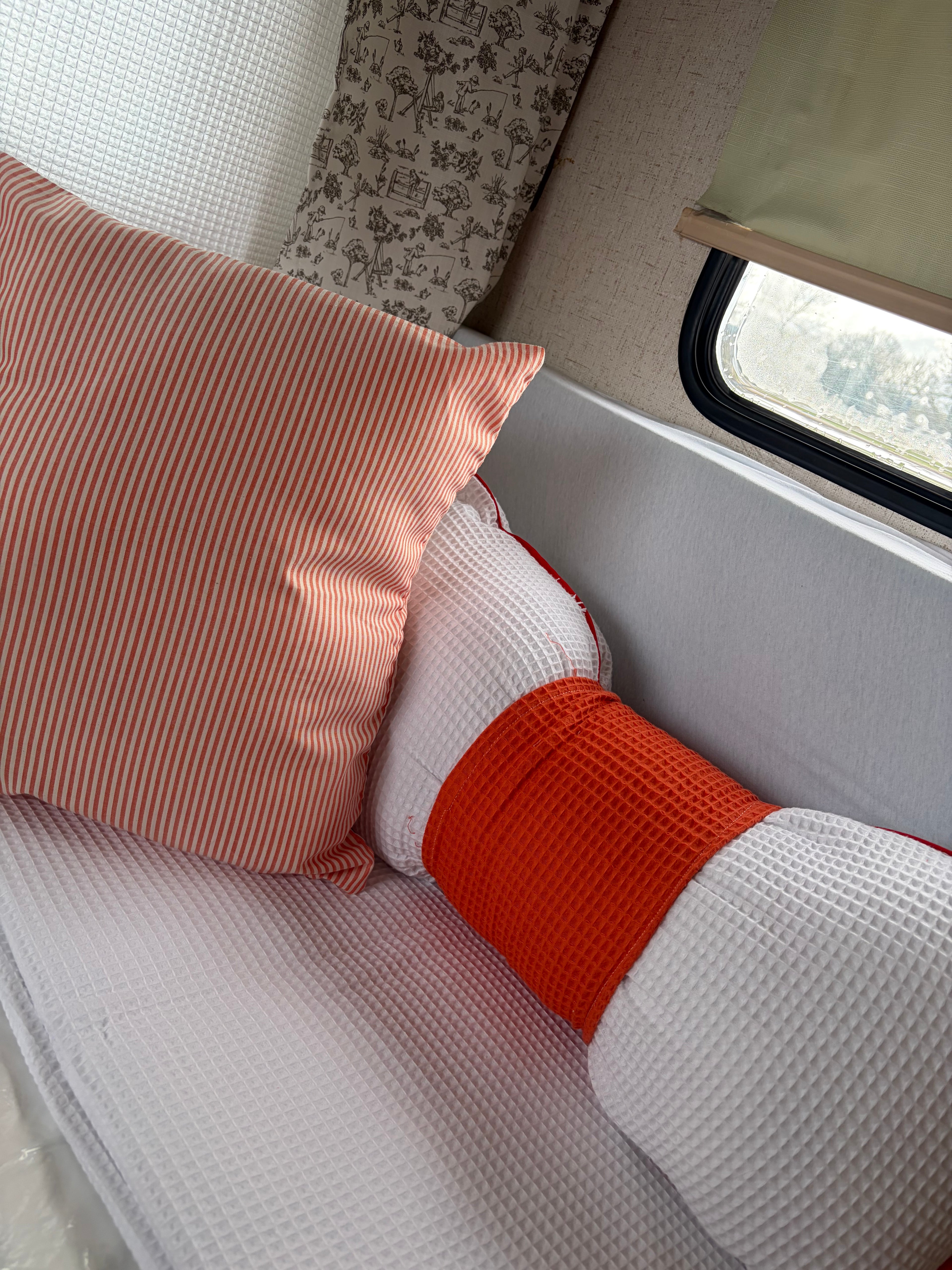 Coussin orange corail